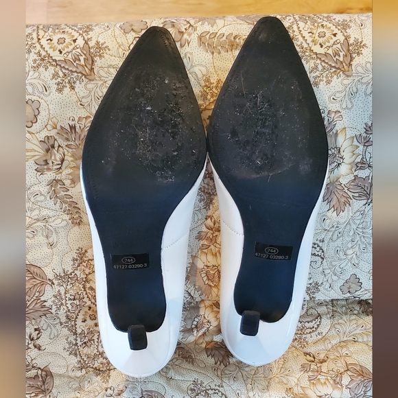 Leather, White High Heel Shoes - Picture 5 of 5